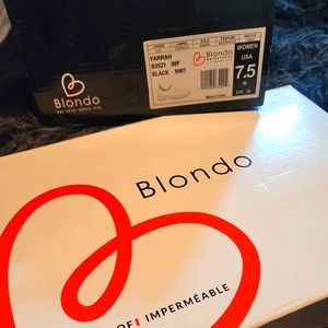 Blonde waterproof shoes